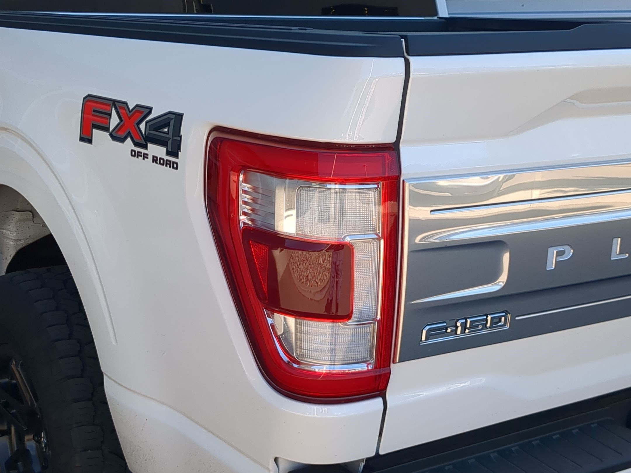 Used 2022 Star White Metallic Tri-Coat Ford Platinum image 10