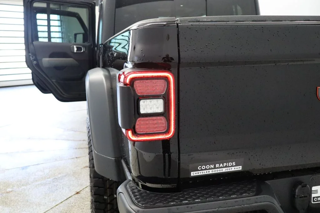 New 2026 Black Clear-Coat Exterior Paint Jeep Mojave image 19
