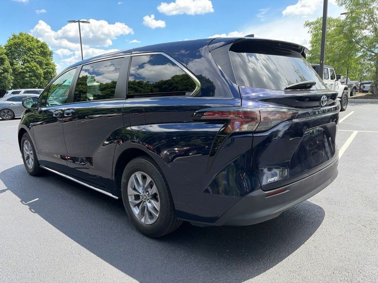 Used 2024 Gray Toyota Hybrid LE image 9