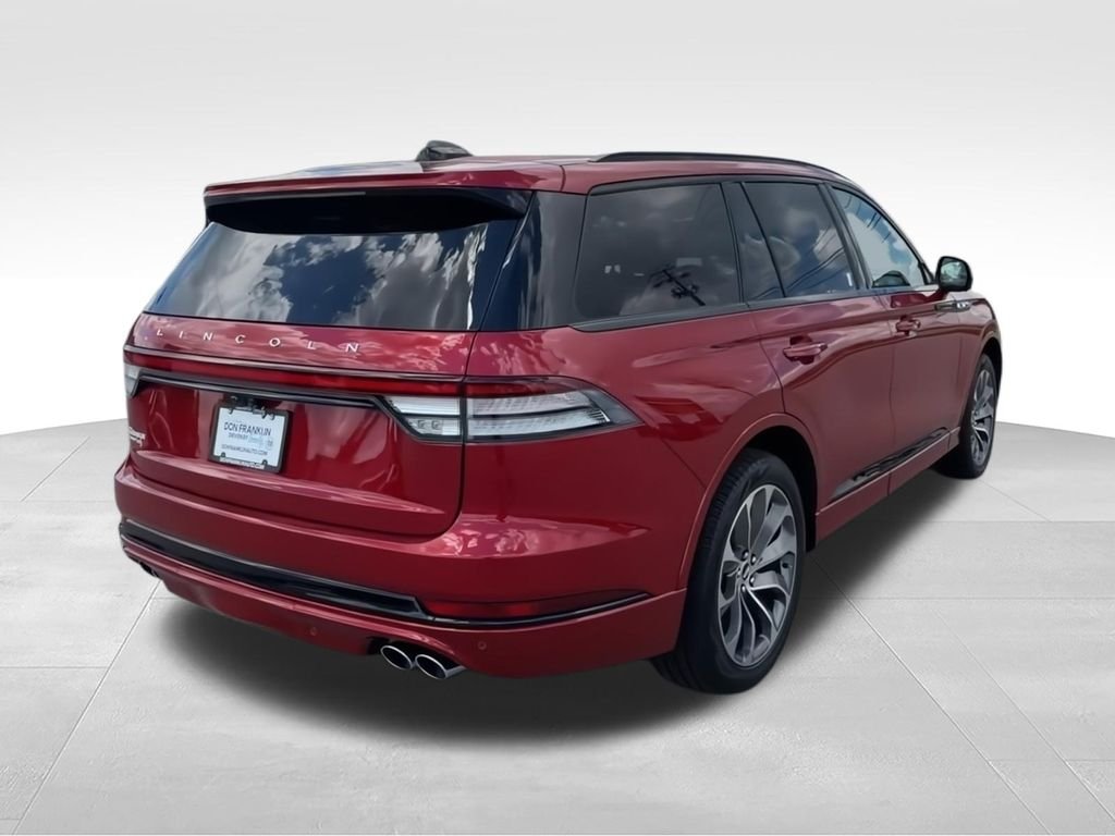 New 2026 Red Lincoln Premiere image 8