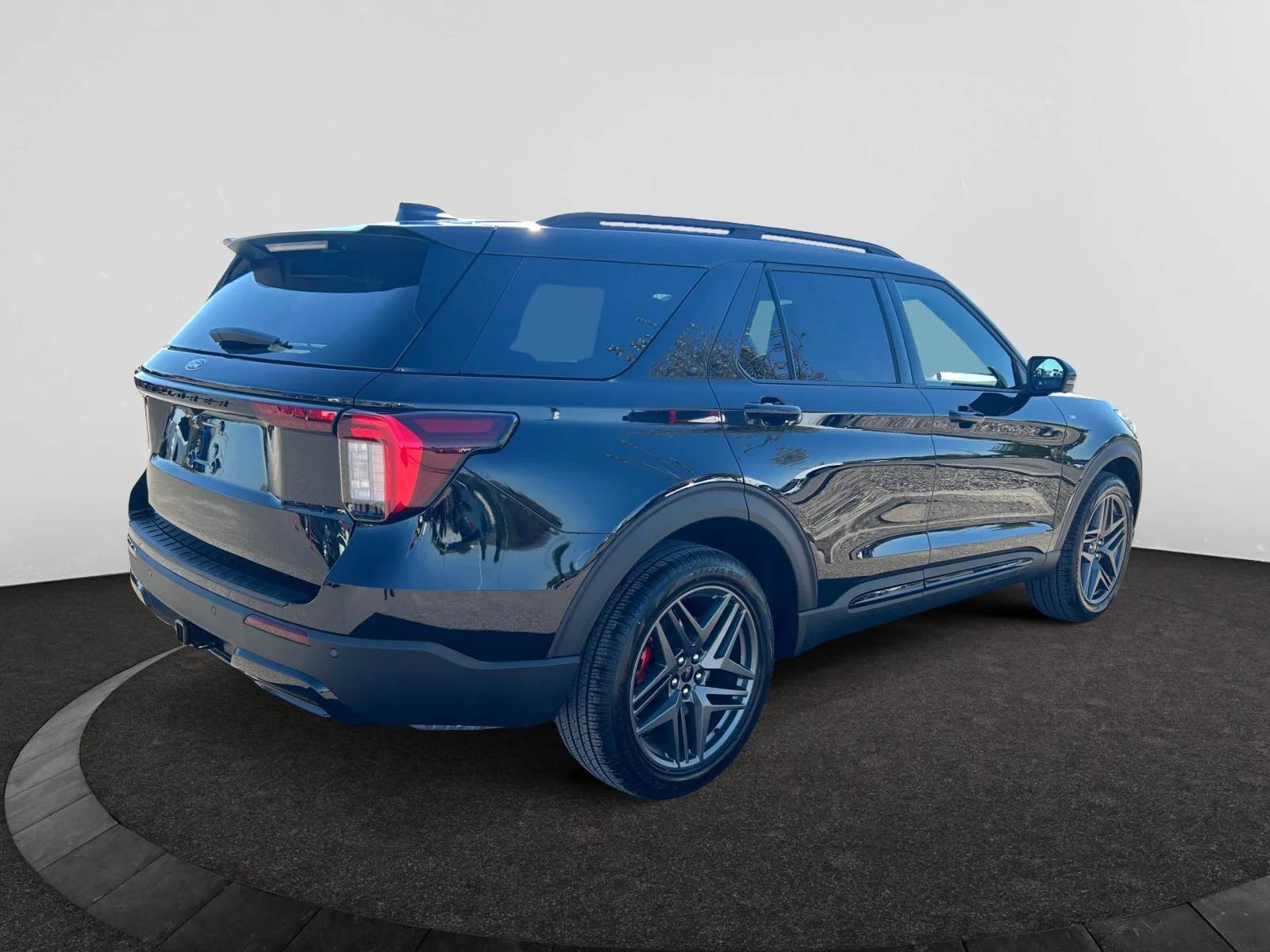 New 2027 Agate Black Metallic Ford ST-Line image 5
