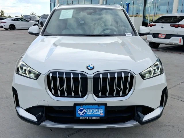 Used 2026 White BMW xDrive28i image 2