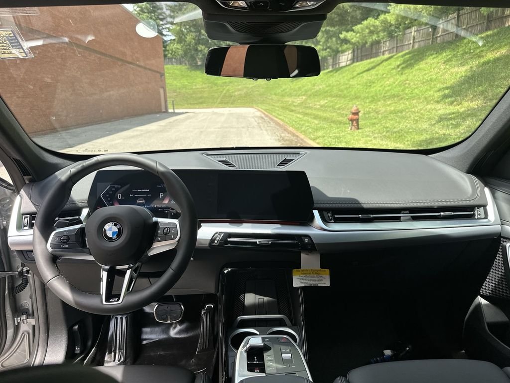 Used 2025 Silver BMW xDrive28i image 22