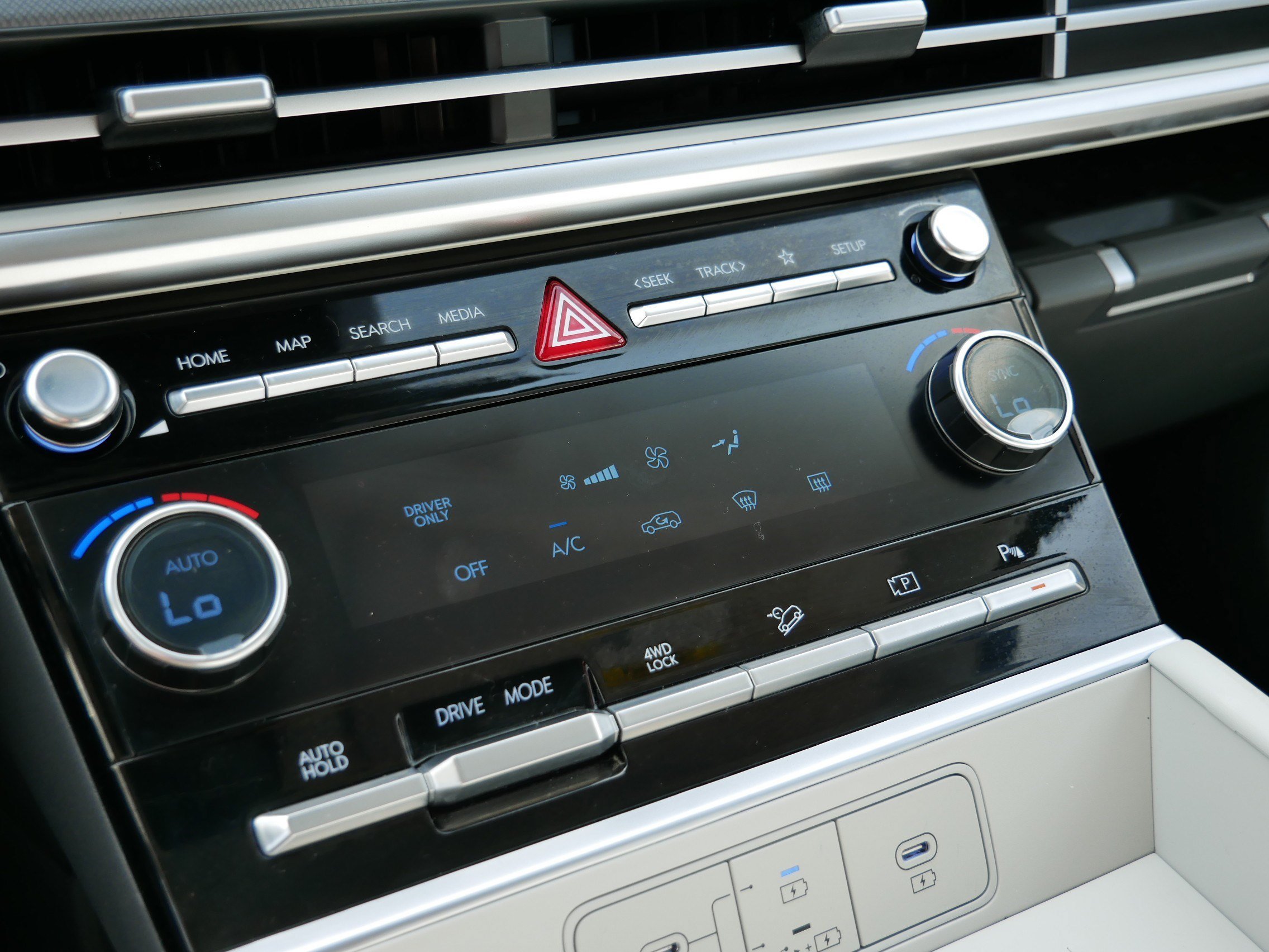 2026 Hyundai Santa Fe SE - Photo 22