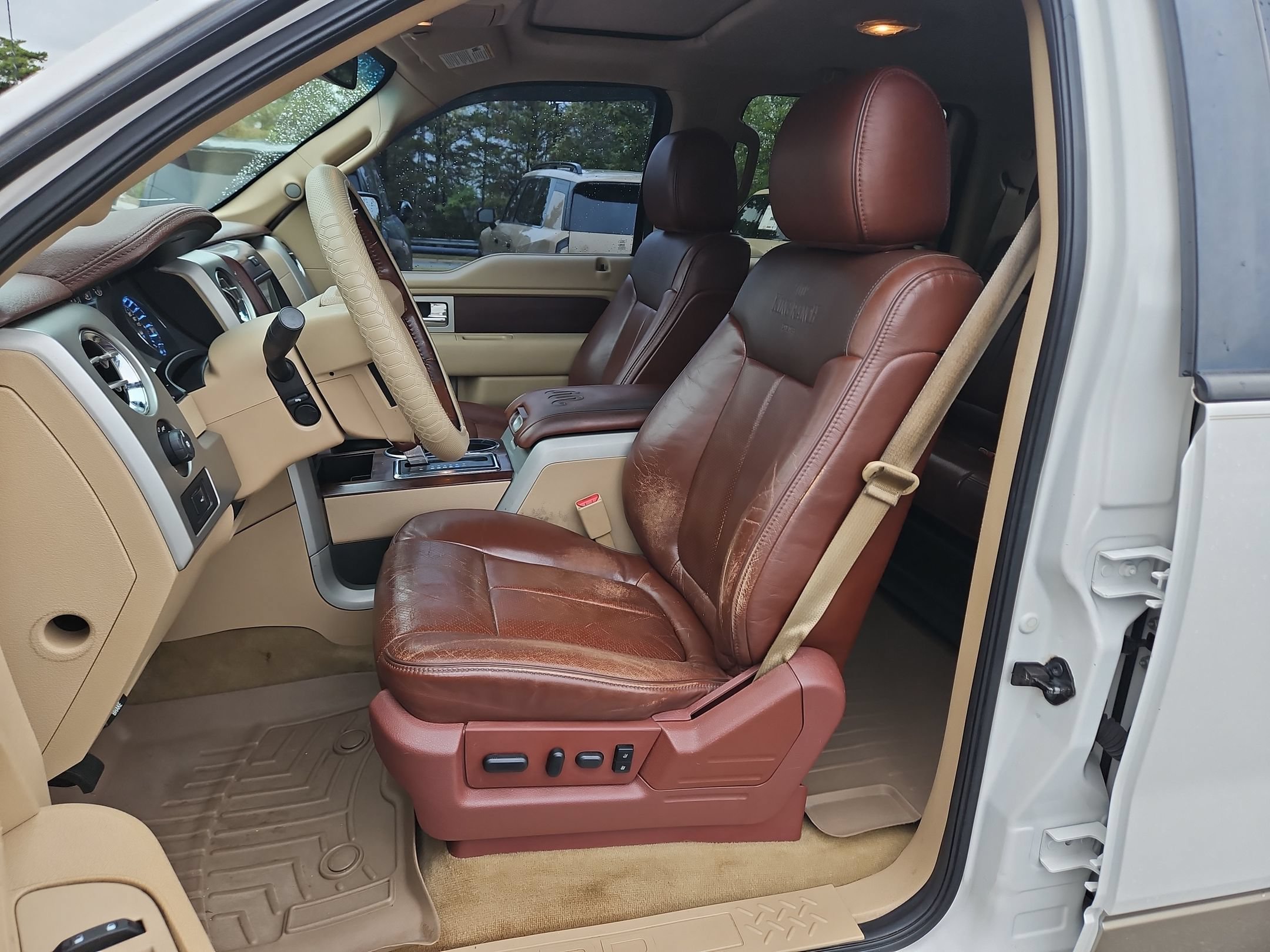 Used 2013 White Platinum Metallic Tri-Coat Ford King Ranch image 36