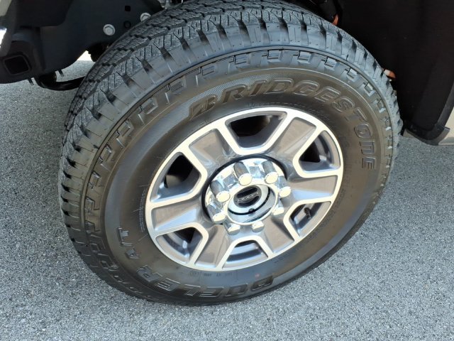 Certified Used 2025 Gray Metallic Ford XLT image 6