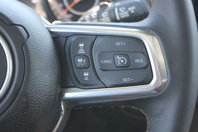 Used 2025 White Jeep Sahara image 15