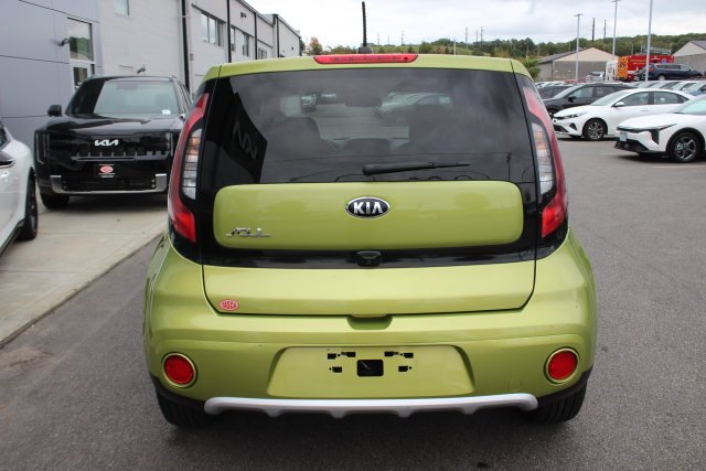 Used 2018 Green Kia Plus image 24