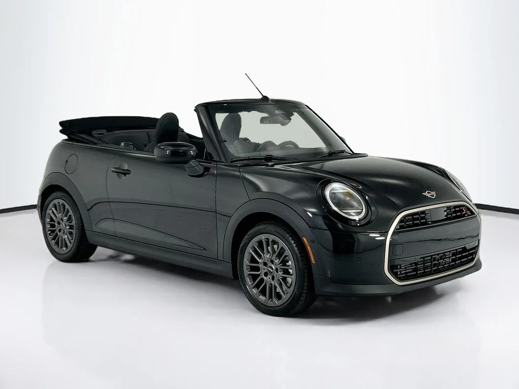 New 2026 Midnight Black II Metallic MINI Signature Plus image 3