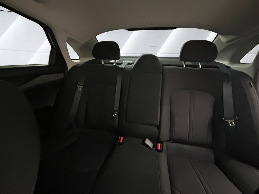 Used 2021 White Kia LXS image 18