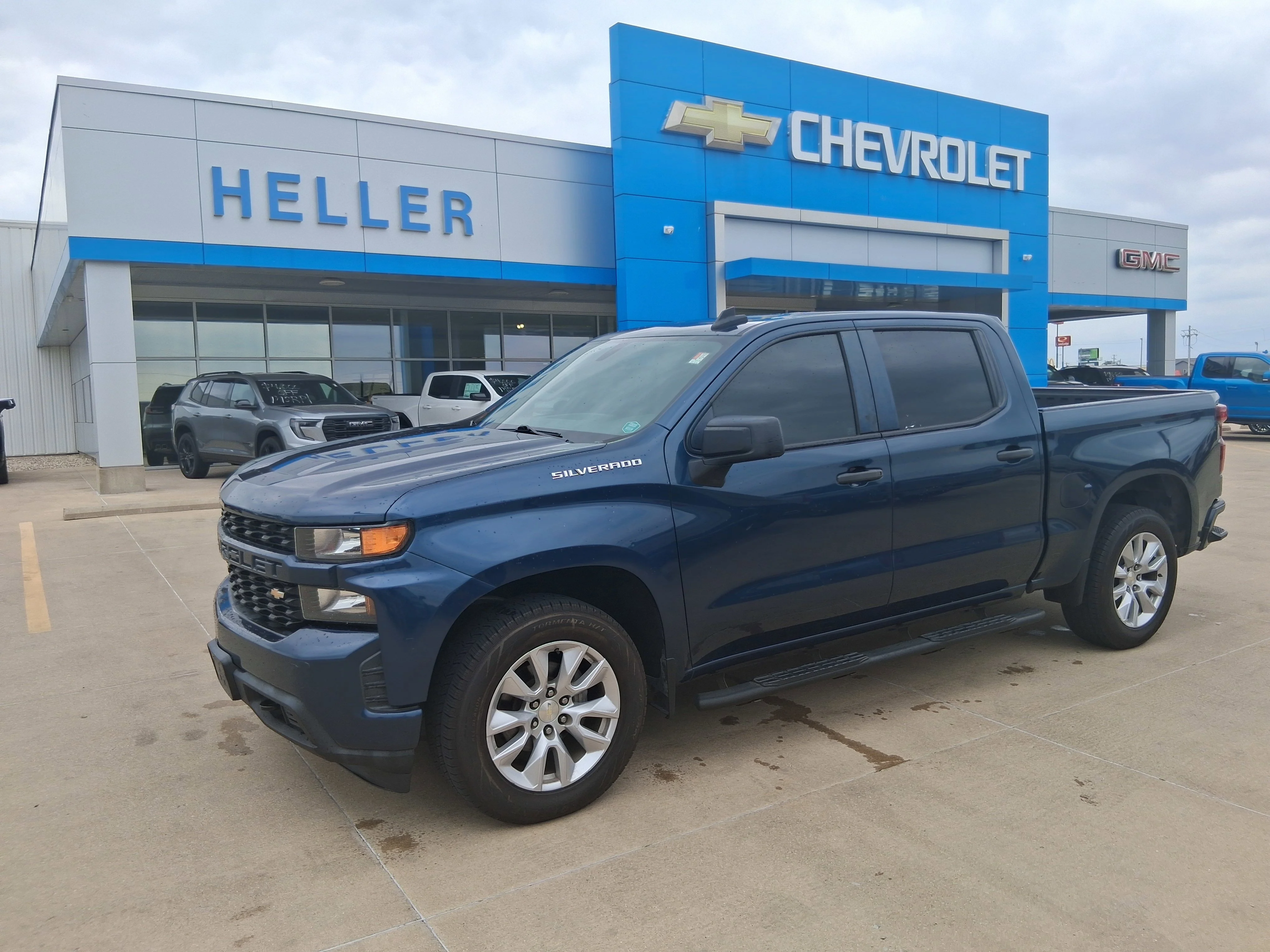 Used 2020 NORTHSKY BLUE METALLIC Chevrolet Custom image 3