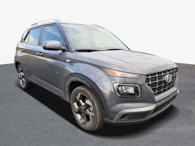 Used 2025 Gray Hyundai SEL image 3