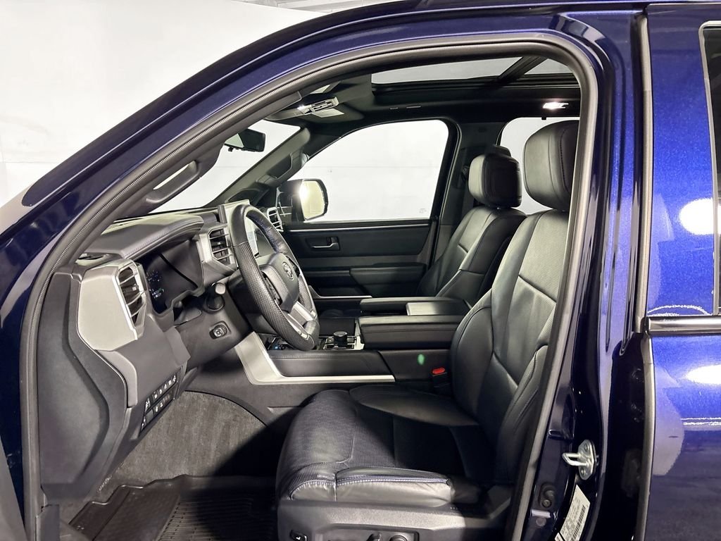 Used 2024  Toyota Platinum image 11