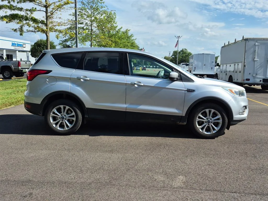 Used 2019 Ingot Silver Ford SE image 5