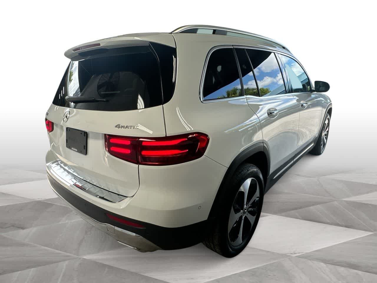 Used 2025 Polar White Mercedes-Benz GLB 250 image 8