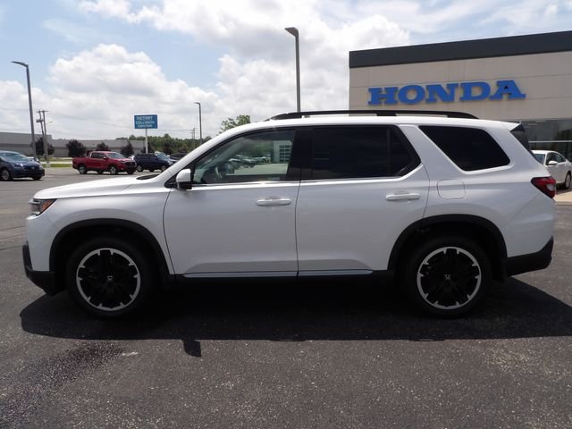 New 2026 Platinum White Pearl Honda Touring image 4