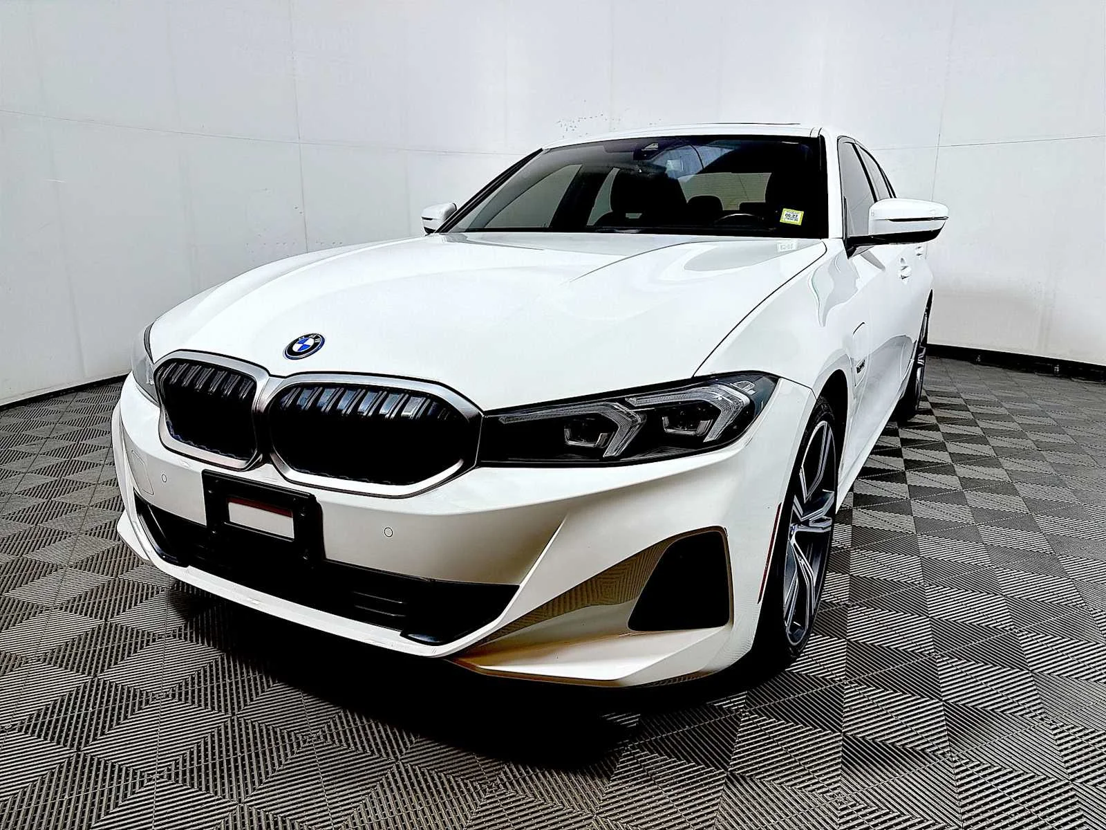 Used 2023 Alpine White BMW 330e xDrive image 3