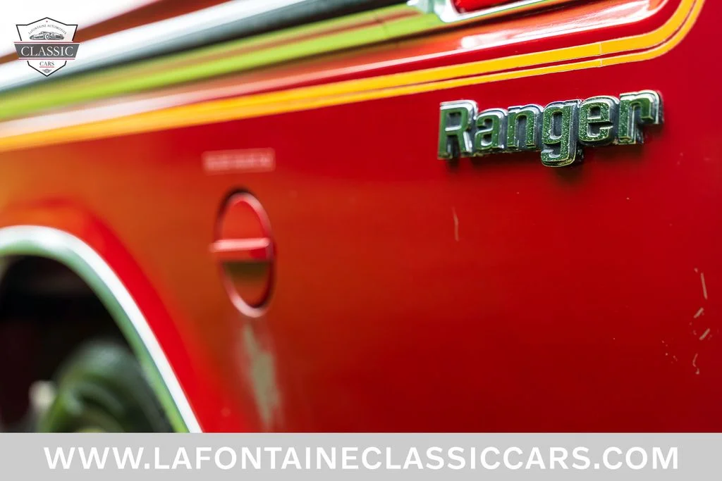 Used 1975 Red Ford  image 45