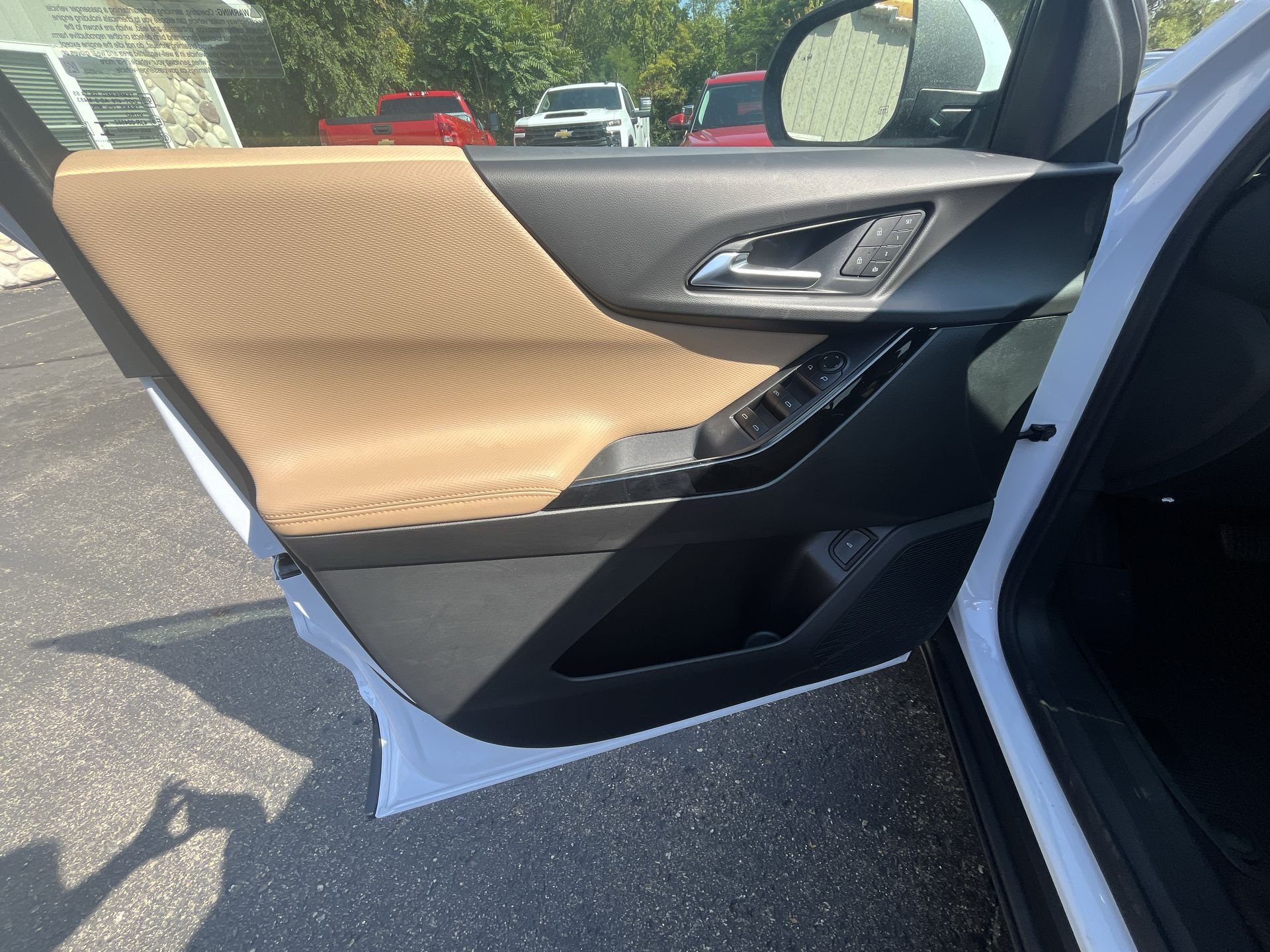 New 2026 Polar White Tricoat Chevrolet ACTIV image 47