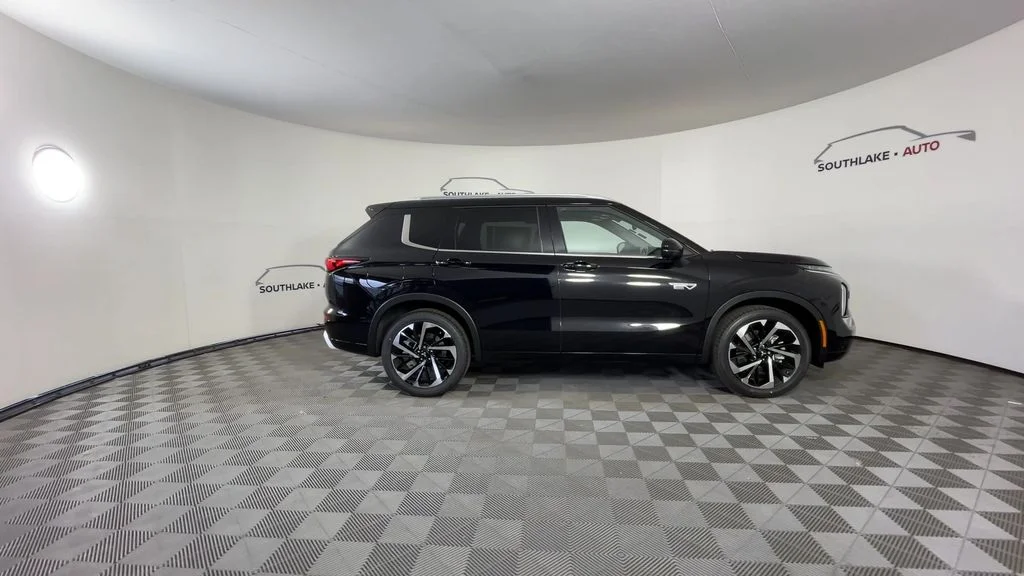 New 2025 Black Mitsubishi SEL S-AWC image 10