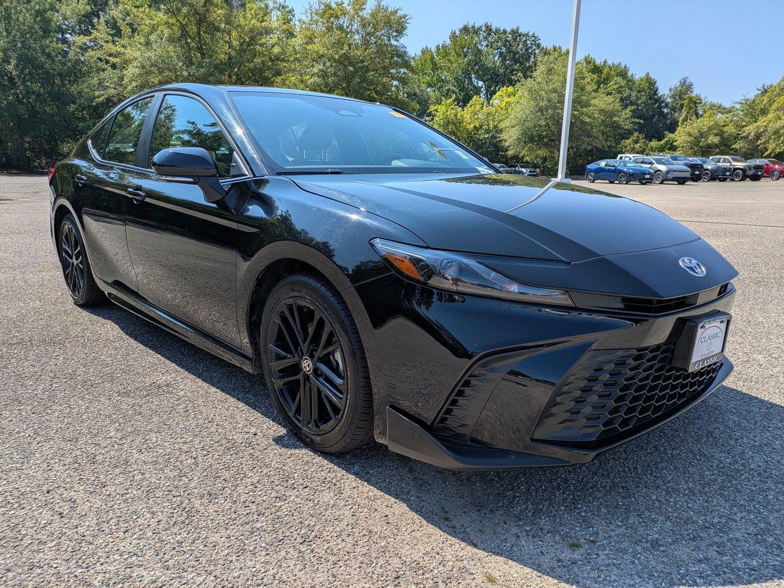 Used 2025  Toyota SE image 2