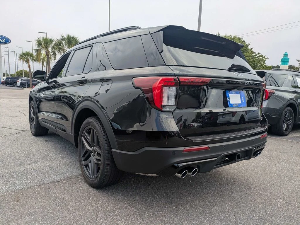 New 2026 Agate Black Metallic Ford ST image 6