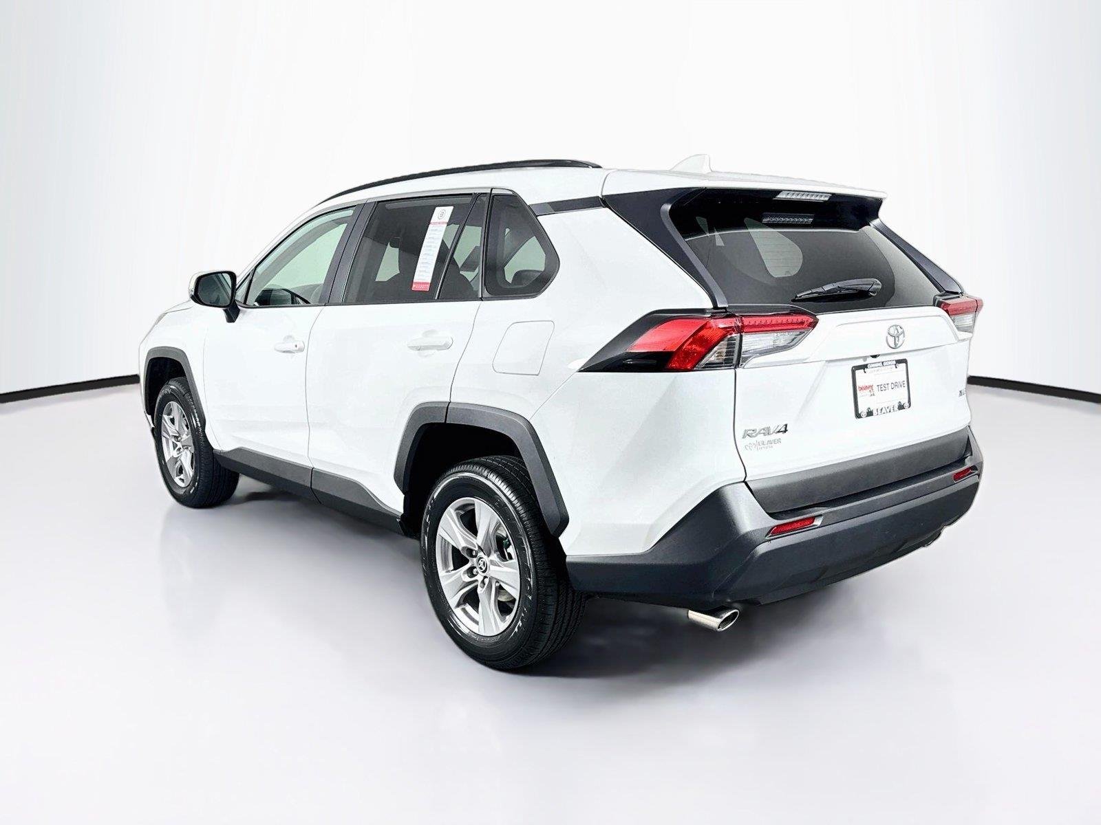 Used 2025 Ice Cap Toyota XLE image 12