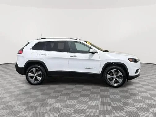 Used 2019 White Jeep Limited image 2