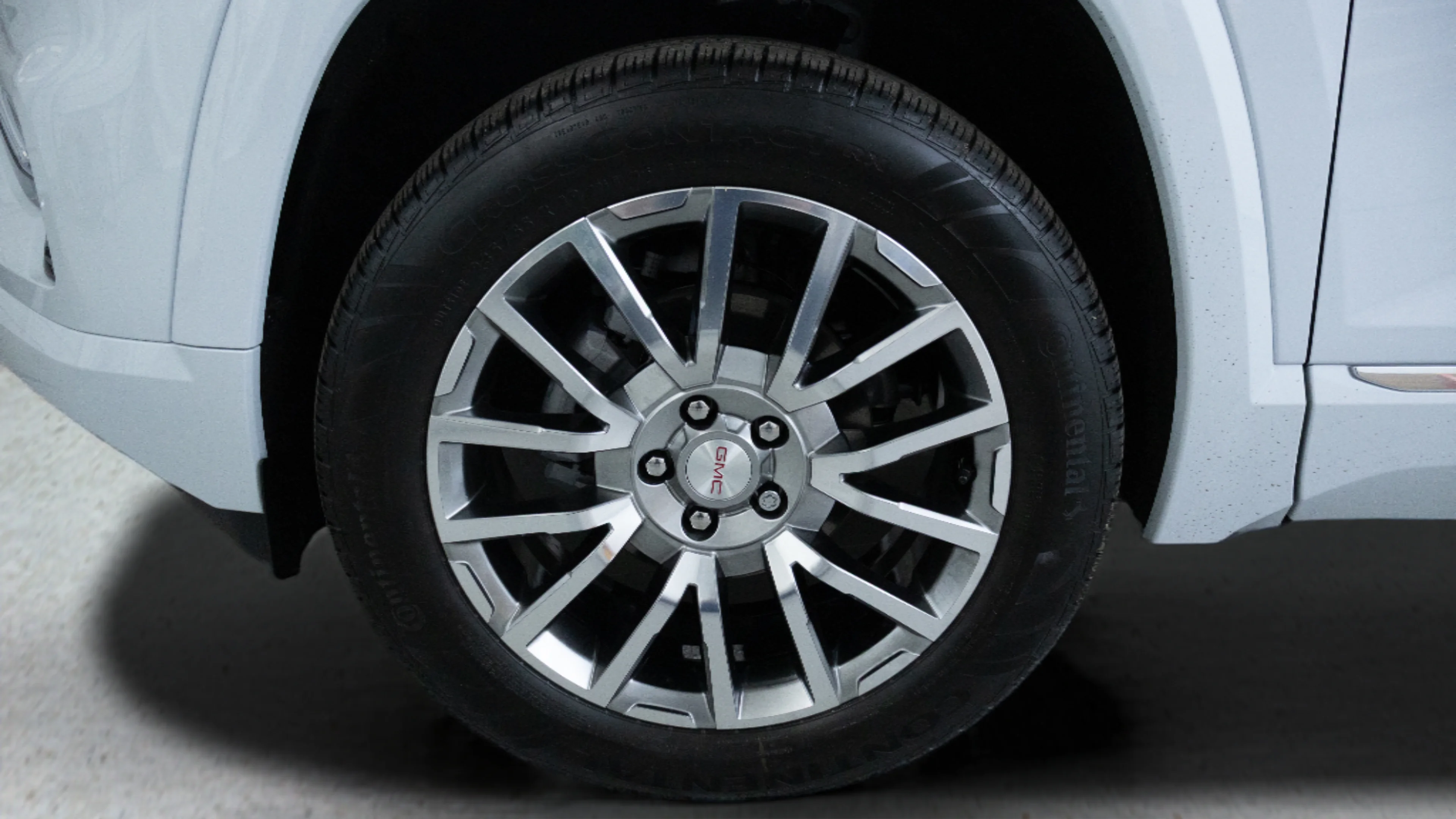 Used 2027 Glacier White Tricoat GMC AWD Denali image 9