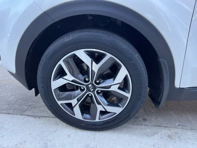 Used 2021 White Kia EX image 9