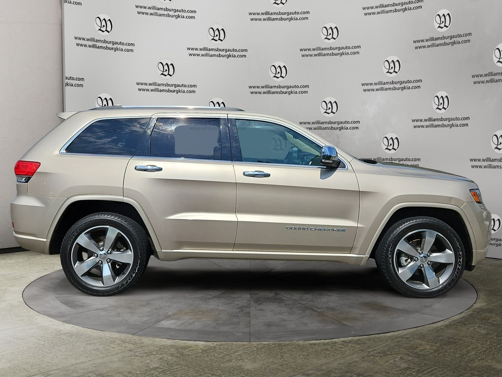 Used 2014 Gold Jeep Overland image 6