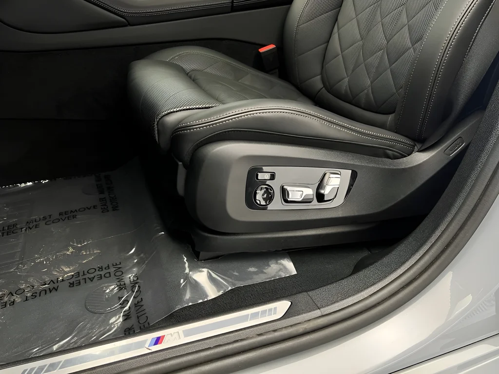 Used 2026 Gray Metallic BMW xDrive40i image 9