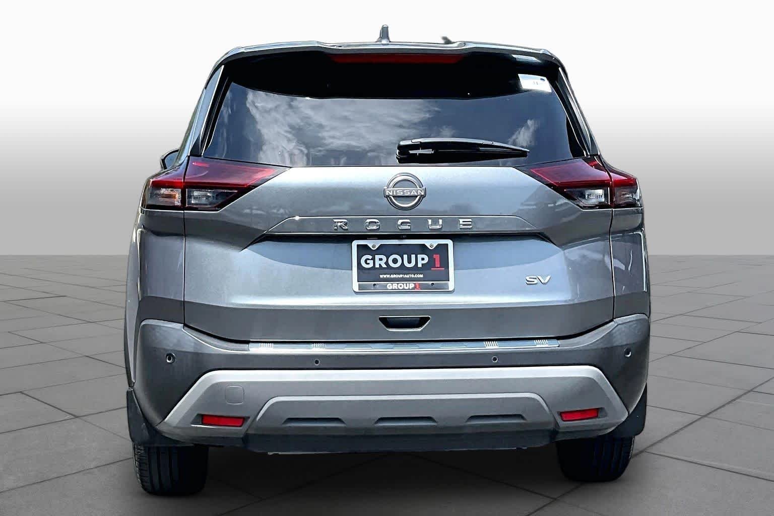 Used 2023 Gun Metallic Nissan SV image 5