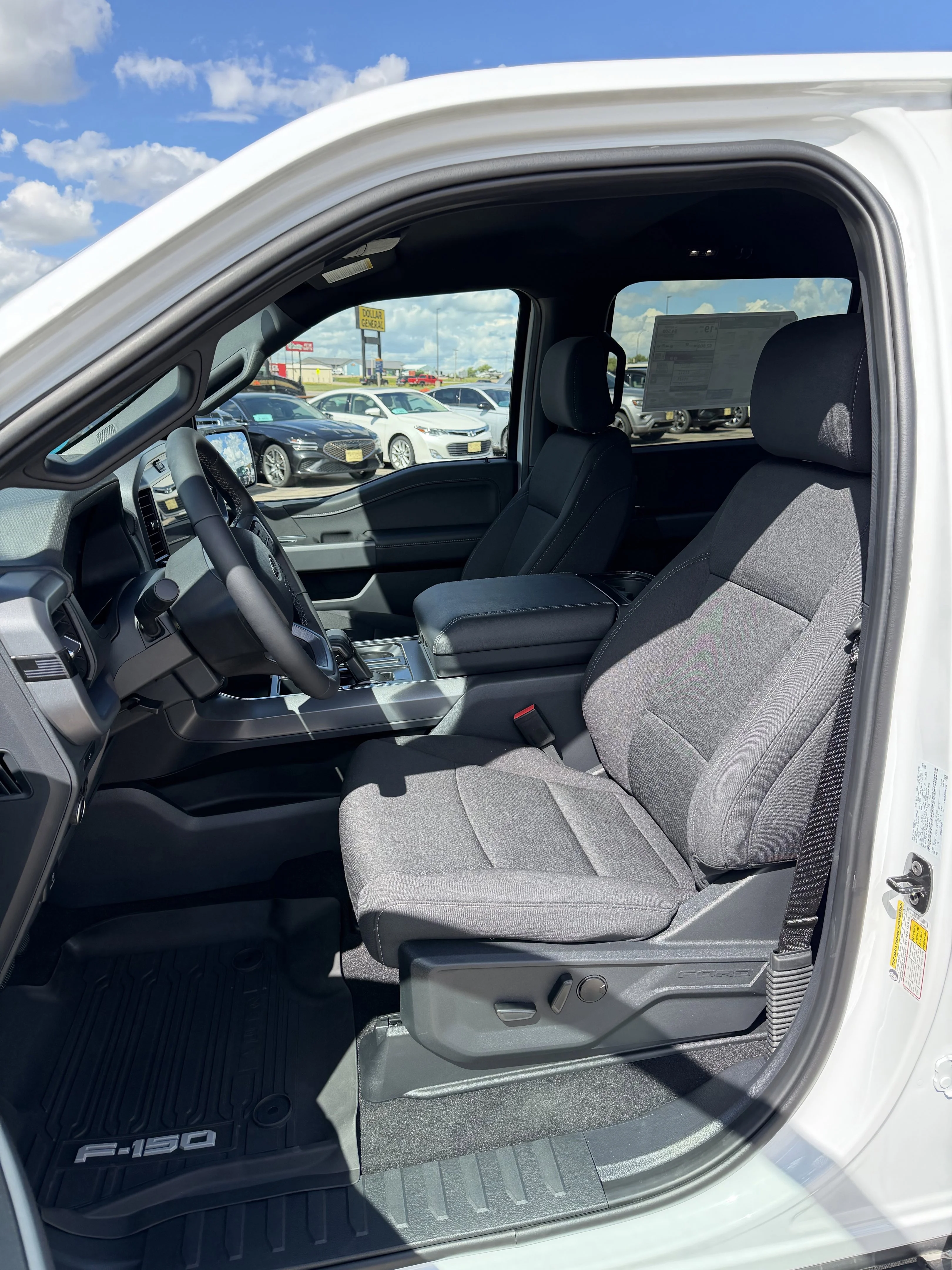 New 2026 Oxford White Ford XLT image 11