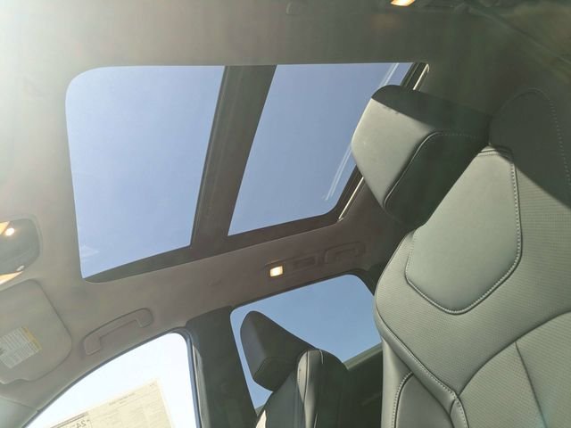 New 2027 MINERAL BLACK INFINITI Luxe FWD image 21
