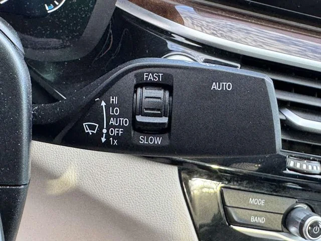Used 2019 Blue BMW M550i xDrive image 31