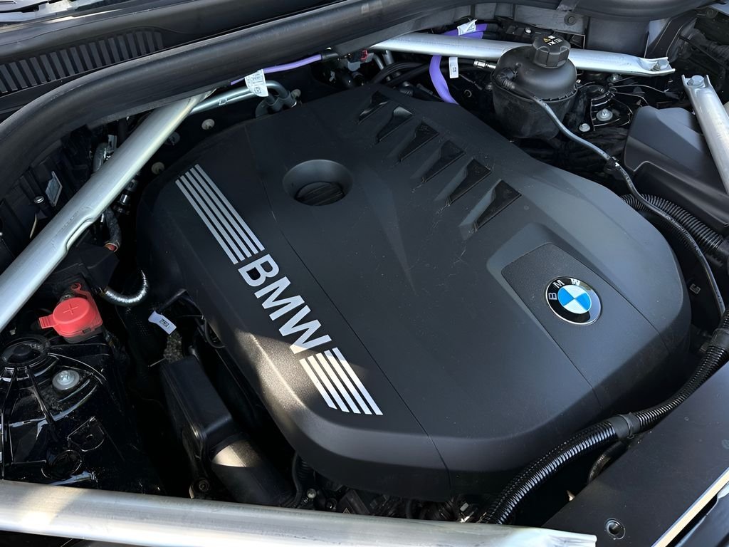 Certified Used 2025 Black Sapphire Metallic BMW xDrive40i image 25