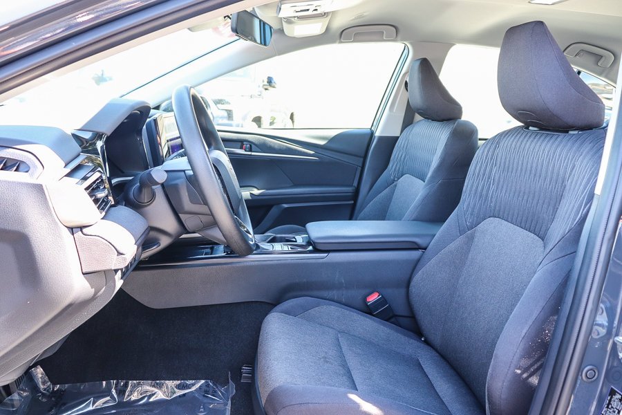 Certified Used 2025  Toyota LE image 18