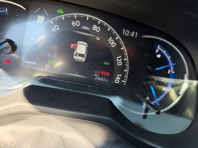 Used 2025 Pearl Toyota XLE Premium image 4