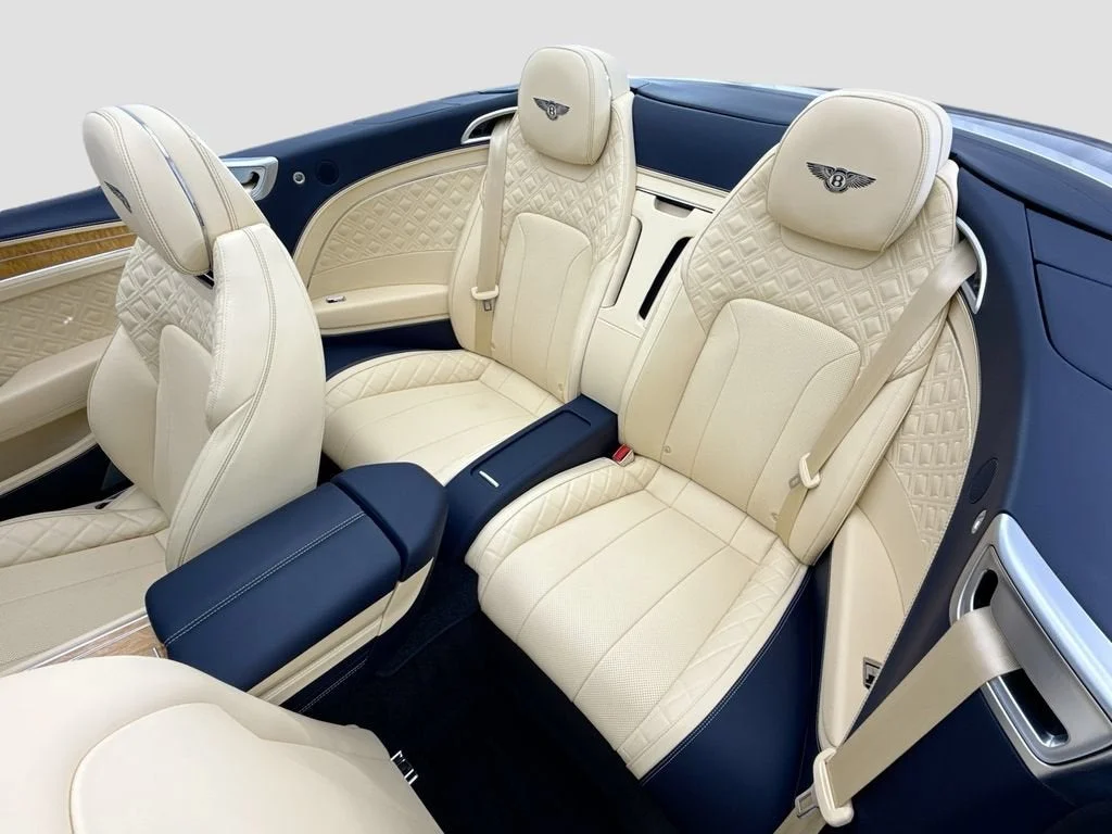 Used 2021  Bentley V8 image 27