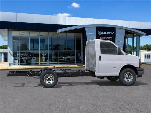 New 2025 Summit White GMC 1WT image 5