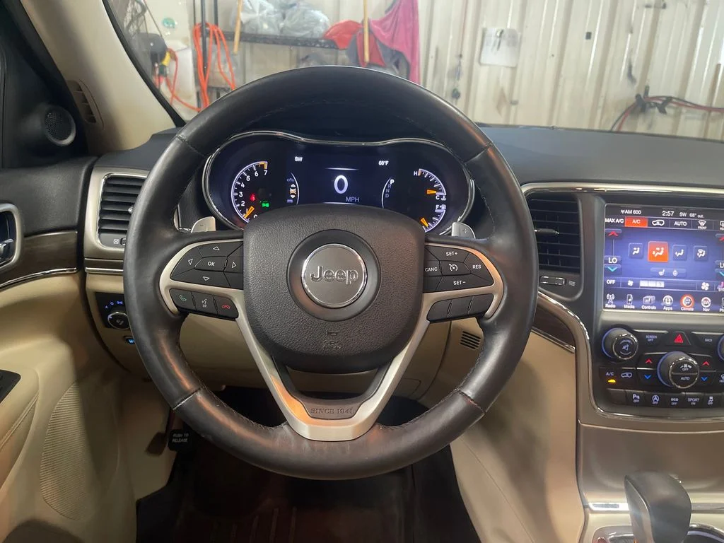 Used 2016 Beige Jeep Limited image 19