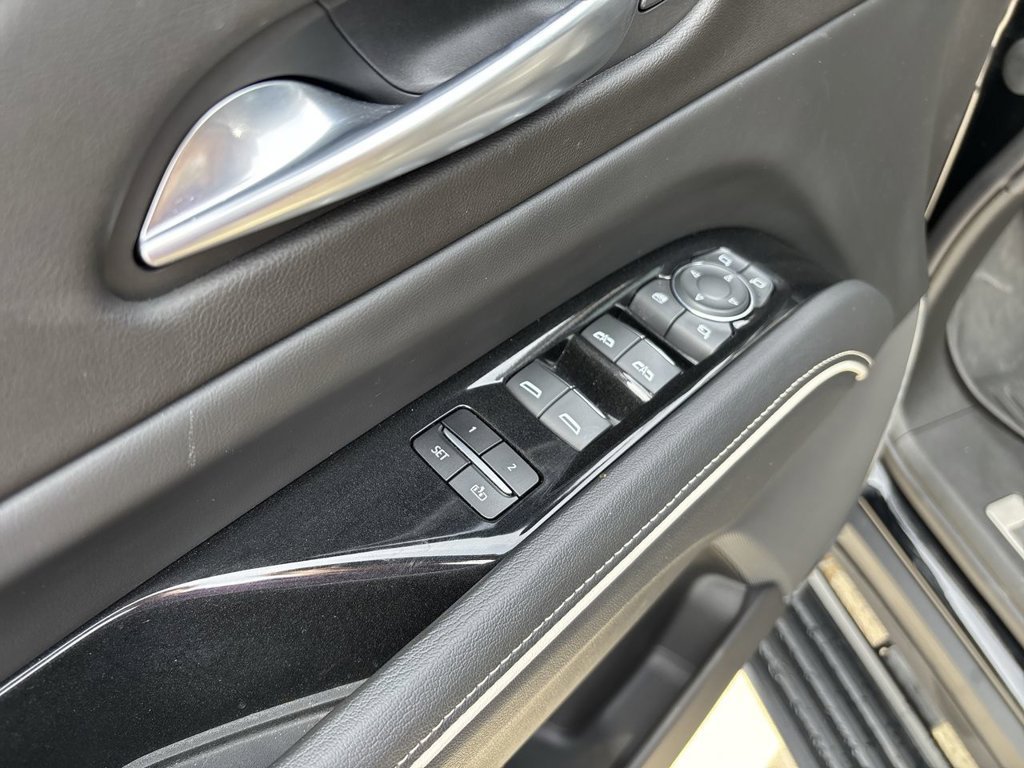 2023 Cadillac Escalade Sport - Photo 30