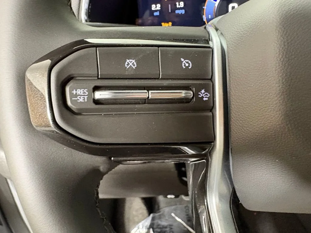 New 2026 Summit White Chevrolet LT image 27