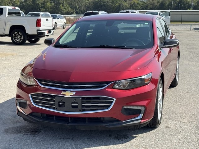 2017 Chevrolet Malibu 1LT photo 2