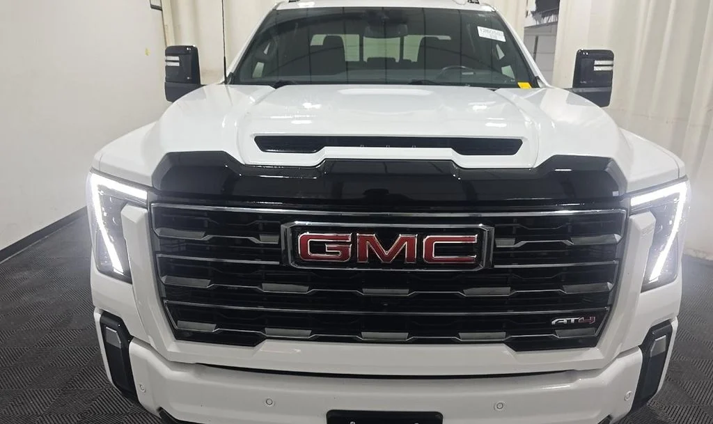 Used 2024 White GMC AT4 image 2