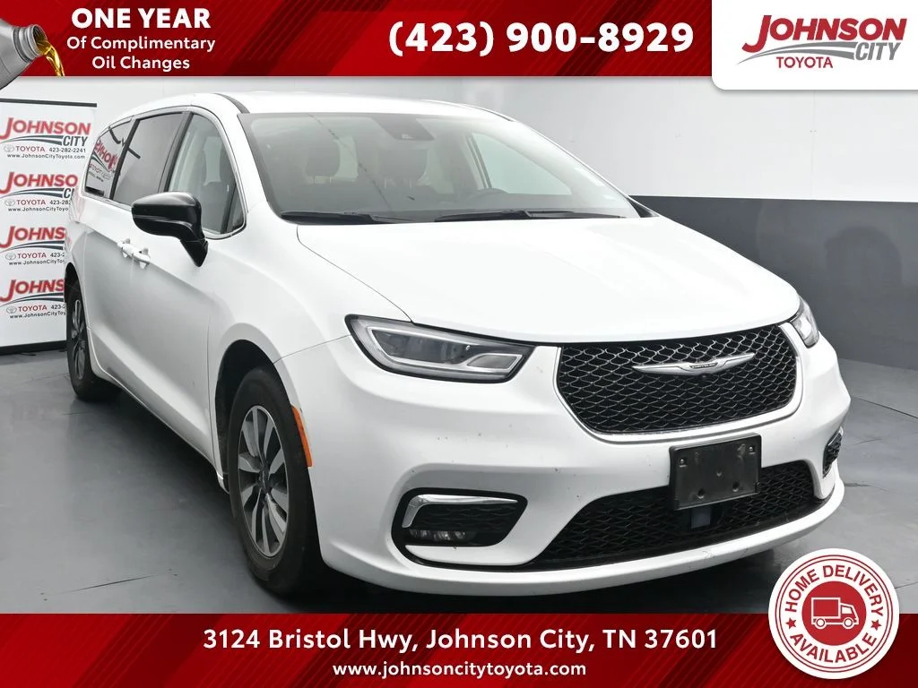 2024 Chrysler Pacifica Hybrid Select PHEV's photo