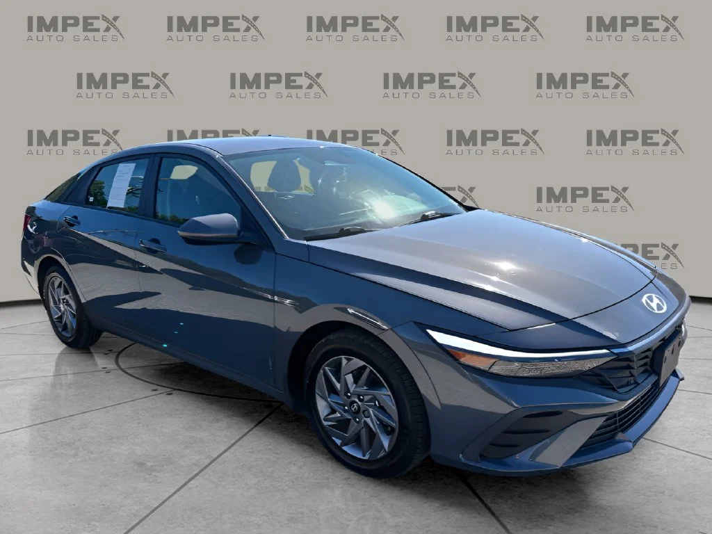 Used 2024 Gray Hyundai SEL image 7