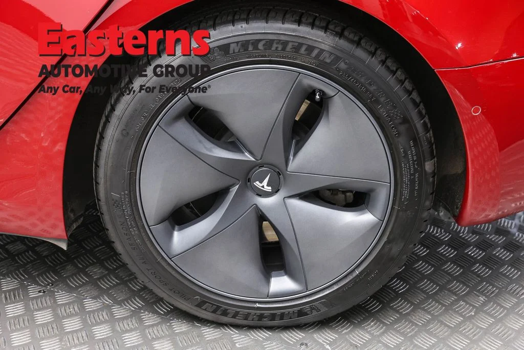 Used 2018 Red Tesla Long Range image 8