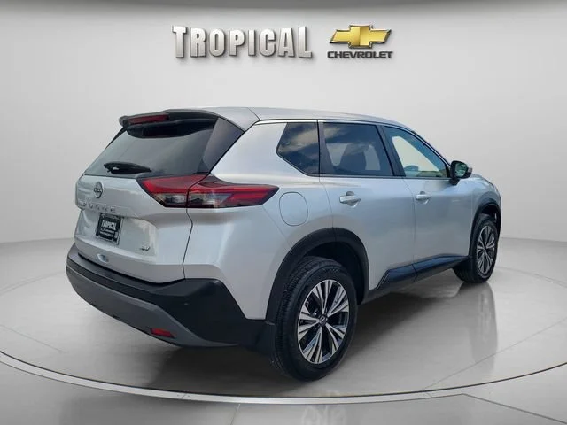Used 2023 Silver Nissan SV image 5